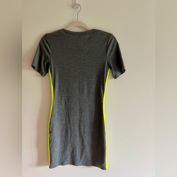 Divided Brand Bodycon Casual Mini Dress - Size Medium NWOT - H&M Sporty Dress - Picture 3 of 4